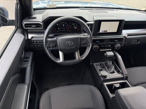 Used 2025 Toyota 4Runner SR5 AWD/4WD image 16