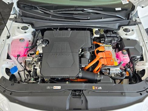 New 2025 Hyundai Elantra SEL image 16