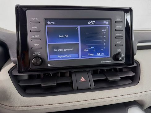 Used 2021 Toyota RAV4 XLE w/ Convenience Package FWD image 18
