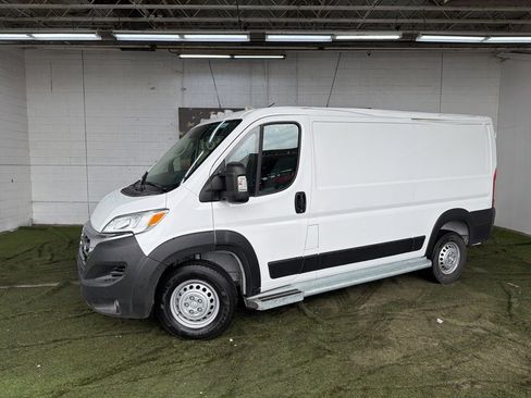 Used 2025 RAM ProMaster 2500 w/ U-Haul Equipment Group image 2
