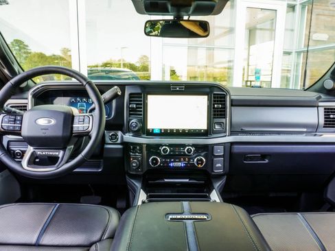 Used 2025 Ford F450 Platinum AWD/4WD image 5
