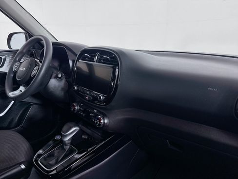 Used 2025 Kia Soul S FWD image 28