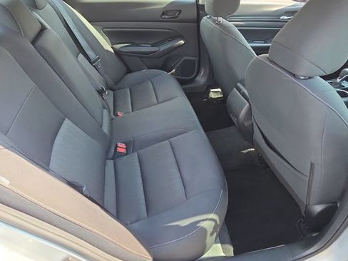 Used 2024 Nissan Altima 2.5 SV FWD image 16