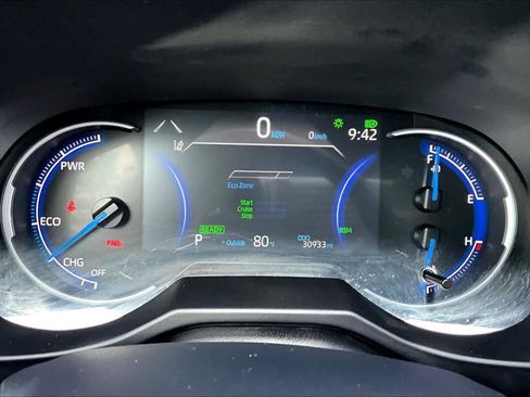 Used 2025 Toyota RAV4 XLE AWD/4WD image 30