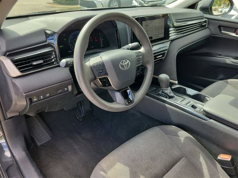 Used 2025 Toyota Camry LE image 16