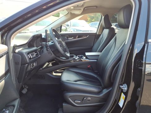 Used 2023 Lincoln Nautilus AWD w/ Premium Package image 13