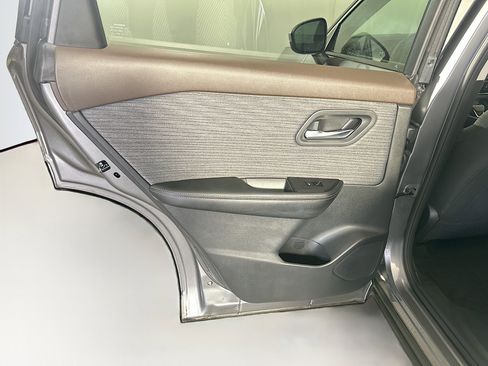 Used 2023 Nissan Rogue SV FWD image 26