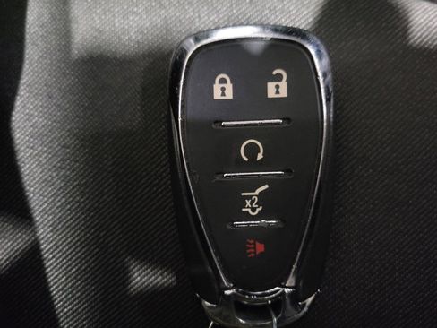 Used 2020 Chevrolet Equinox LT image 32