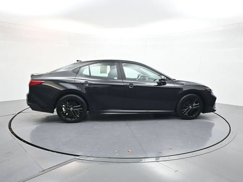Used 2025 Toyota Camry SE FWD image 8