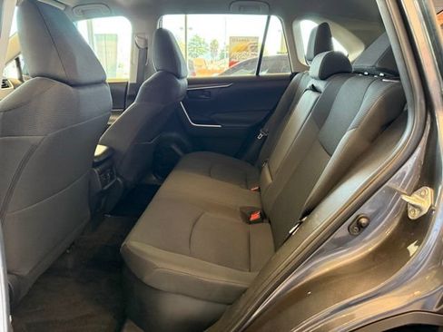 Used 2021 Toyota RAV4 LE AWD/4WD image 20