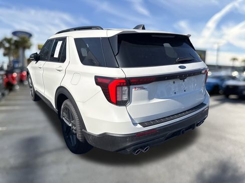 Certified 2025 Ford Explorer ST image 8