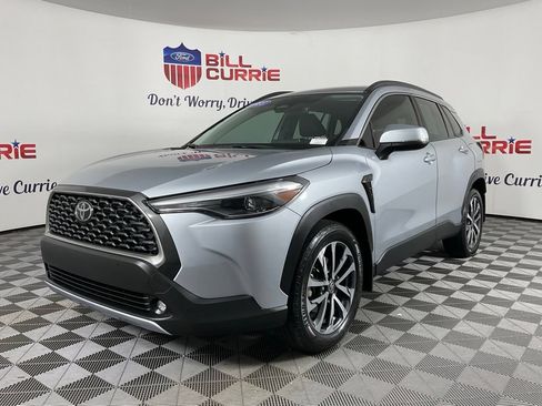 Used 2023 Toyota Corolla Cross XLE FWD image 7