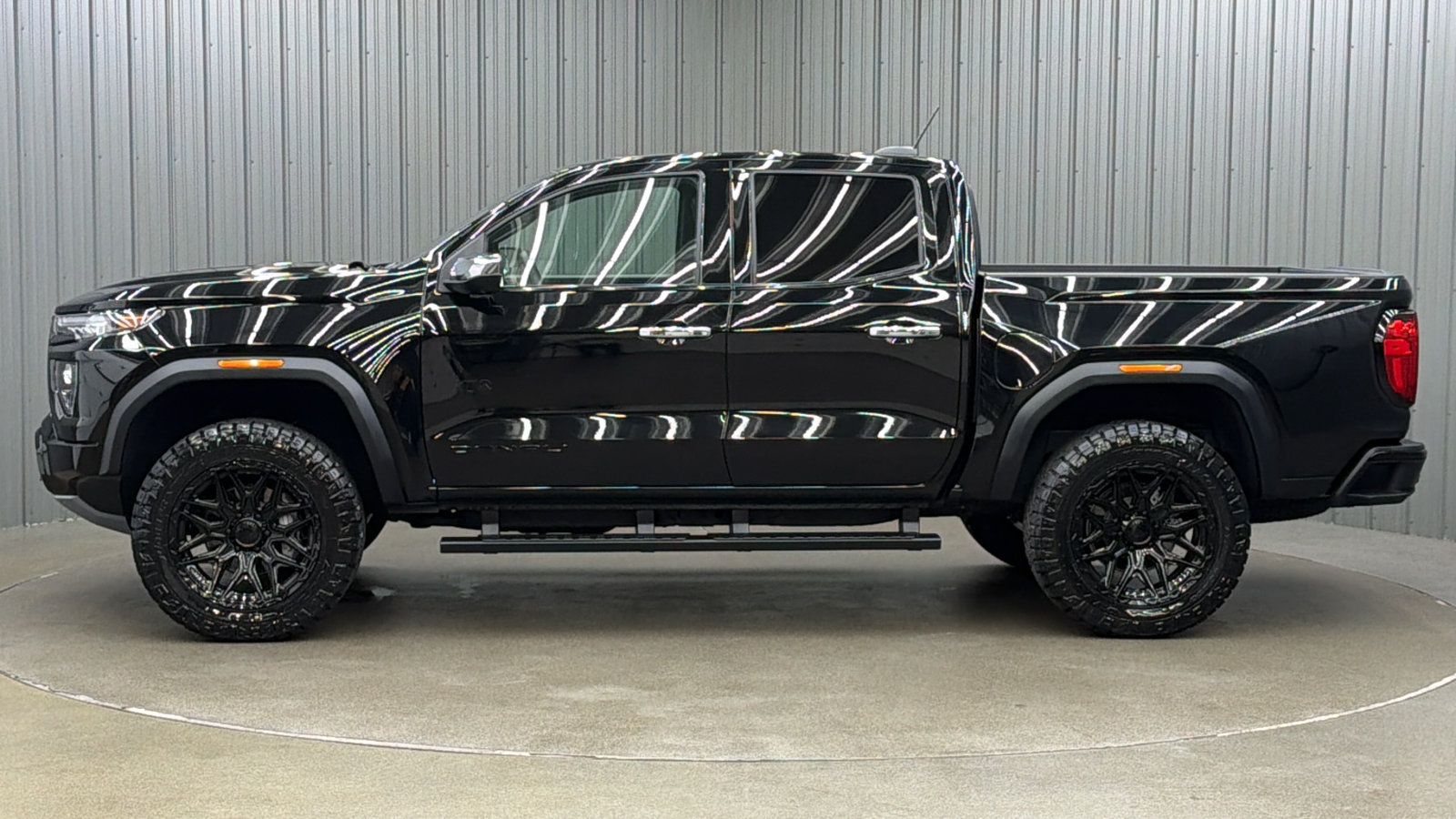 Used 2026 GMC Canyon Denali w/ LPO, Denali Black Edition AWD/4WD image 2
