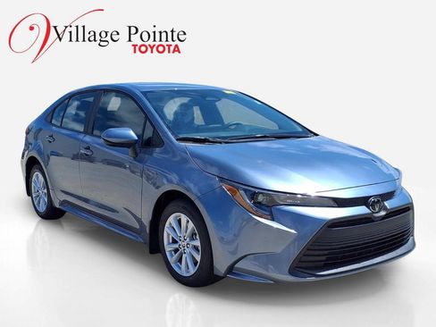 Used 2026 Toyota Corolla LE w/ LE Premium Package FWD image 7
