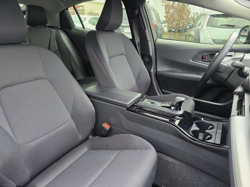 Used 2024 Toyota Prius LE image 11