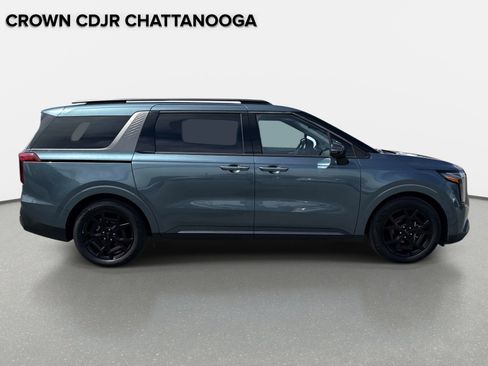 Used 2025 Kia Carnival SX Prestige FWD image 4