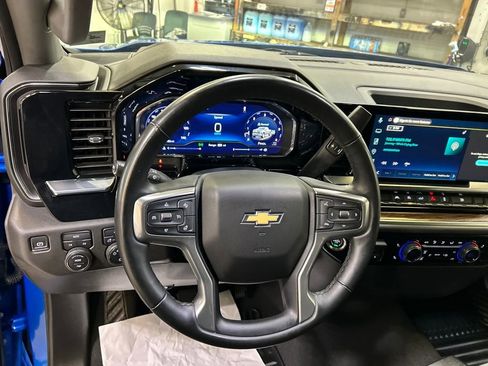 Used 2025 Chevrolet Silverado 1500 LT image 19