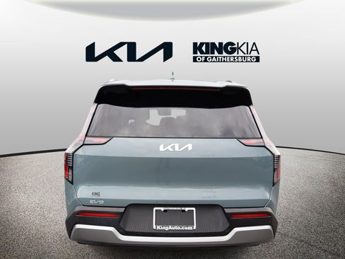 Certified 2024 Kia EV9 Wind AWD/4WD image 4