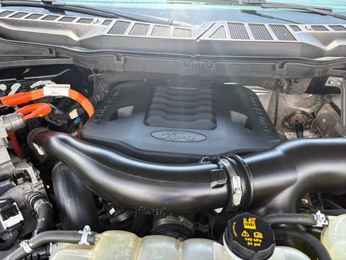 Used 2021 Ford F150 Lariat w/ Equipment Group 502A High AWD/4WD image 27