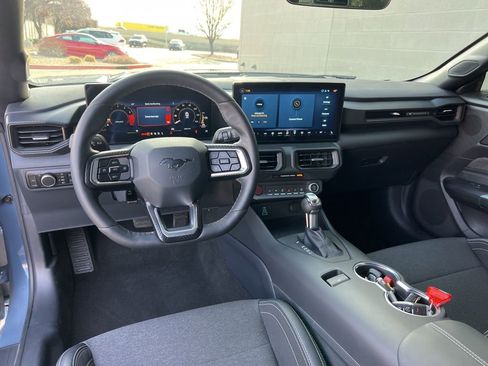 Used 2025 Ford Mustang Coupe image 19