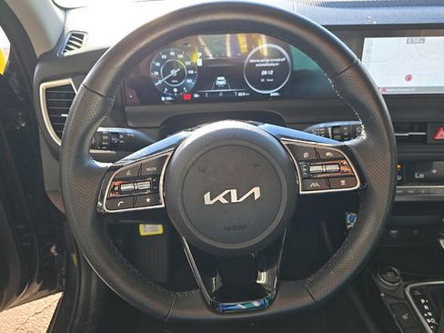 Used 2025 Kia Seltos SX AWD/4WD image 7