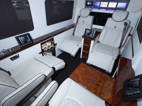 Used 2019 Mercedes-Benz Sprinter 2500 w/ Premium Package image 68