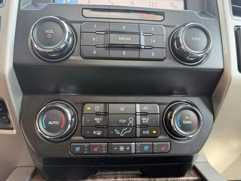 Used 2019 Ford F250 Lariat w/ Lariat Ultimate Package AWD/4WD image 20