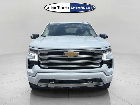 Used 2026 Chevrolet Silverado 1500 High Country w/ Technology Package AWD/4WD image 2