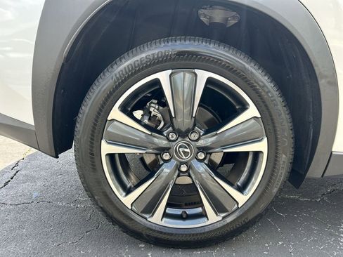 Used 2025 Lexus UX 300h FWD w/ Accessory Package (Z1) image 31