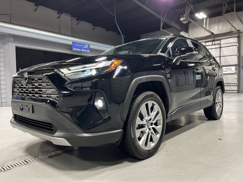 Used 2022 Toyota RAV4 Limited w/ Limited Grade Weather Package AWD/4WD image 3