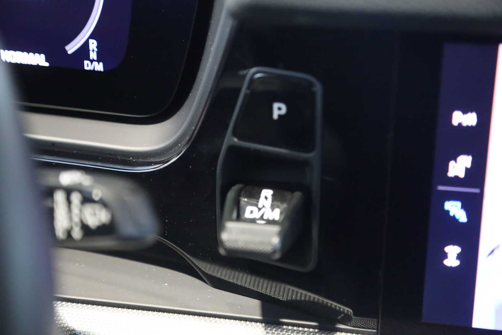 Used 2026 Porsche Cayenne AWD/4WD image 28