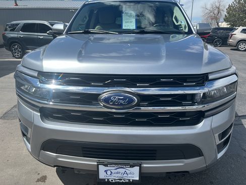 Used 2023 Ford Expedition Limited AWD/4WD image 3