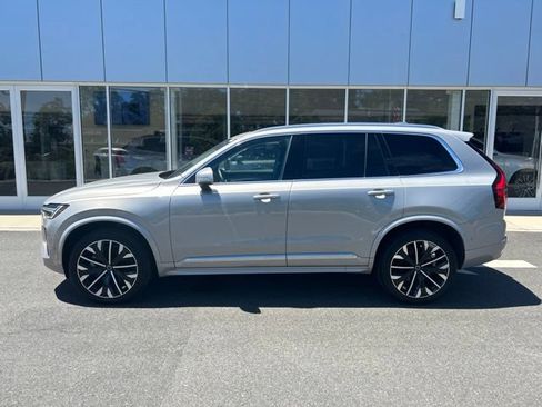 Certified 2025 Volvo XC90 B6 Plus AWD/4WD image 2