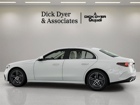 Used 2025 Mercedes-Benz E 350 Sedan image 19