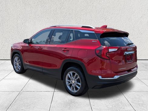 Used 2022 GMC Terrain SLT w/ Infotainment Package II FWD image 5