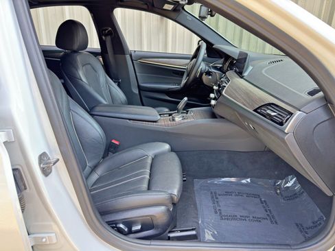 Used 2019 BMW 540i w/ M Sport Package RWD image 16