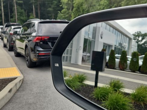 Certified 2024 Volkswagen Atlas SEL AWD/4WD image 20