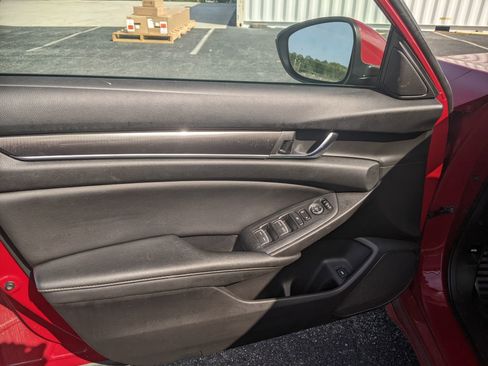 Used 2019 Honda Accord Sport image 14