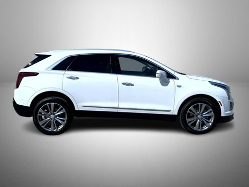 Certified 2025 Cadillac XT5 Premium Luxury w/ Technology Package AWD/4WD image 4