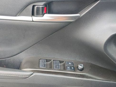 Used 2021 Toyota Camry XSE image 27