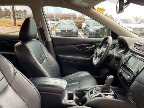 Used 2018 Nissan Rogue SL image 32