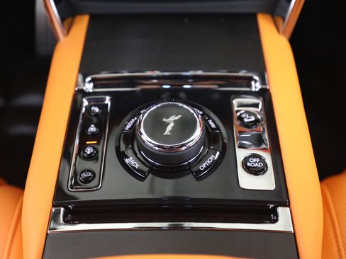 Certified 2026 Rolls-Royce Cullinan AWD/4WD image 32