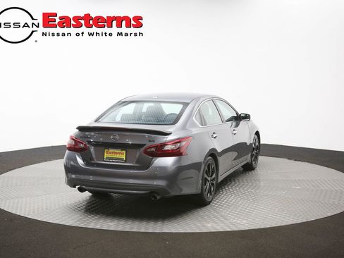 Used 2018 Nissan Altima 2.5 SR w/ SR Midnight Edition image 39