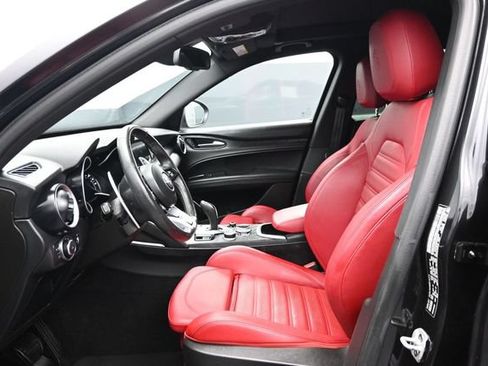 Used 2022 Alfa Romeo Stelvio Sprint AWD/4WD image 7