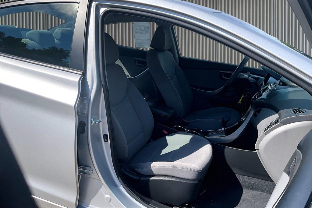 Used 2013 Hyundai Elantra GLS w/ Preferred Pkg FWD image 9