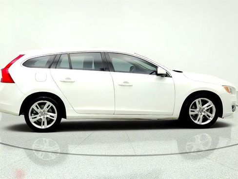 Used 2015 Volvo V60 T5 Premier FWD image 4