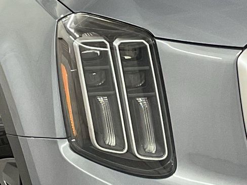 Used 2023 Kia Telluride LX FWD image 29