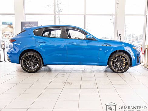 Used 2022 Maserati Levante F Tributo image 9