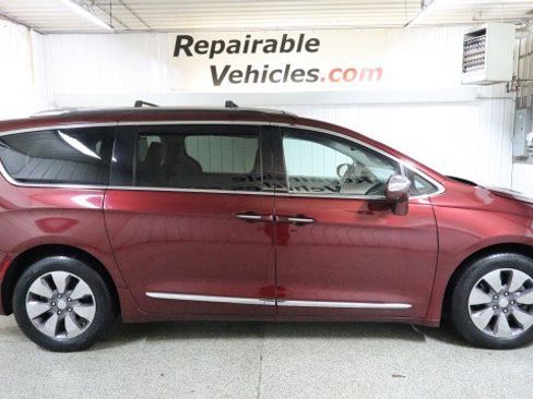 Used 2019 Chrysler Pacifica Limited w/ Advanced Safetytec Group image 4