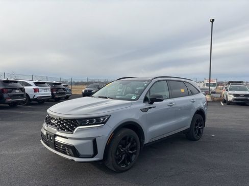 Used 2023 Kia Sorento SX image 7